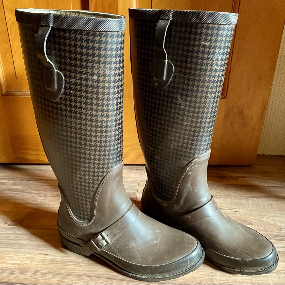 L.L. Bean rain boots. Like new, barely worn.